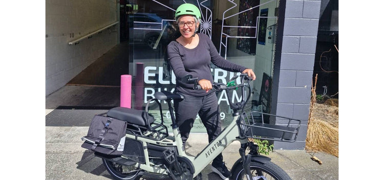 Real life customer showing off her Aventon Abound accessories in Auckland