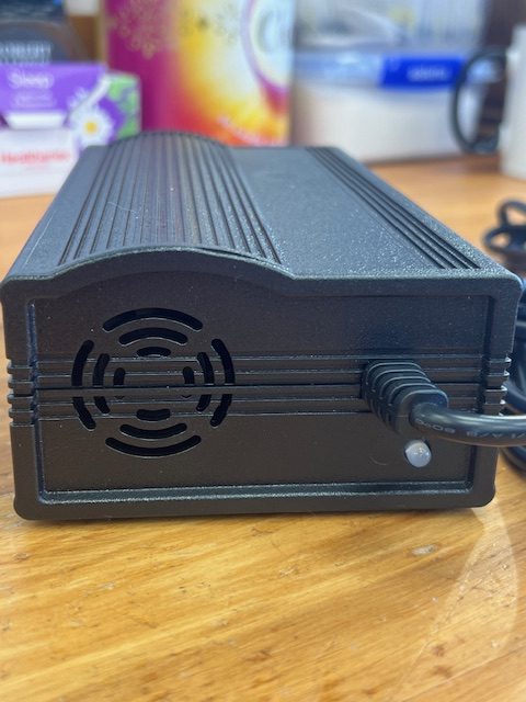 Magnum 48V charger - Hipower brand - for Peak/Metro